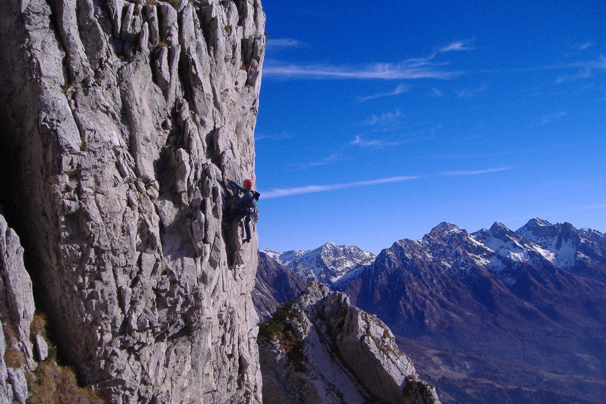 Arrampicata sulla palestra di roccia del Col Mat